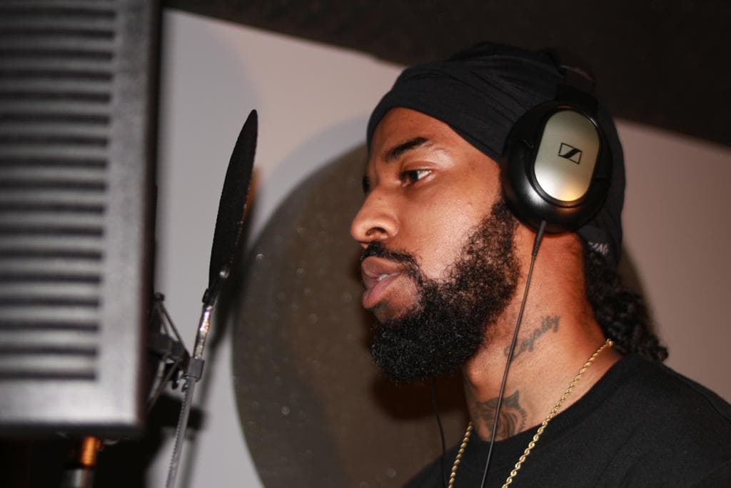 Portrait of Chris, Right2Thrive community member